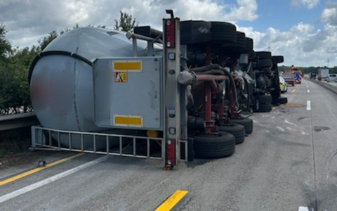 POL-HK: Egestorf: Vollsperrung; Schneverdingen: Wohnmobilbrand; Soltau: Laterne gerammt; Schneverdingen: Fußgänger schwerverletzt; Soltau: Abbieger übersehen; Neuenkirchen: Brand; Schneverdingen: Diebstahl - Foto: presseportal.de