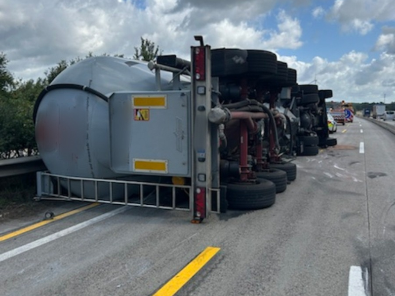 POL-HK: Egestorf: Vollsperrung; Schneverdingen: Wohnmobilbrand; Soltau: Laterne gerammt; Schneverdingen: Fußgänger schwerverletzt; Soltau: Abbieger übersehen; Neuenkirchen: Brand; Schneverdingen: Diebstahl - Foto: presseportal.de