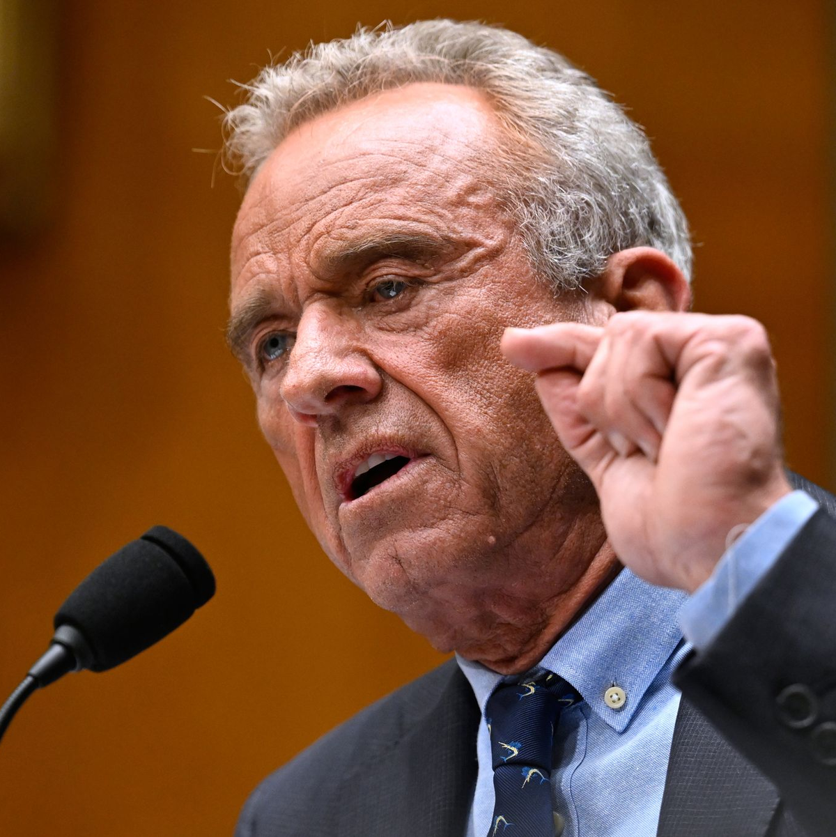 US-Gesundheitsminister Robert F. Kennedy Jr. streicht Geld für die Entwicklung von mRNA-Impfstoffen. - Foto: John McDonnell/AP/dpa