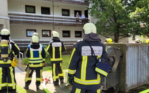 FW-BO: Feuer mit Menschenleben in Gefahr in Bochum-Wiemelhausen - Foto: presseportal.de