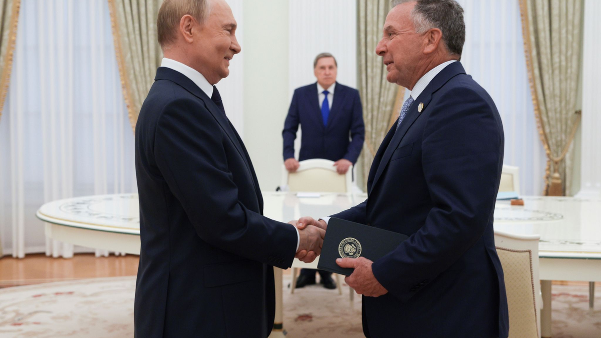 Der US-Sondergesandte Steve Witkoff (rechts) und der russische Präsident Wladimir Putin. (Archivfoto) - Foto: Gavriil Grigorov/Pool Sputnik Kremlin/AP/dpa