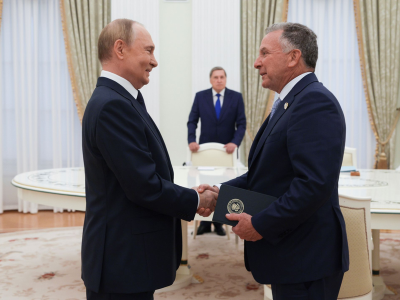 US-Präsident Trump hat Bundeskanzler Merz über das Treffen seines Sondergesandten Witkoff mit Kreml-Chef Putin informiert.  - Foto: Gavriil Grigorov/Pool Sputnik Kremlin/AP/dpa