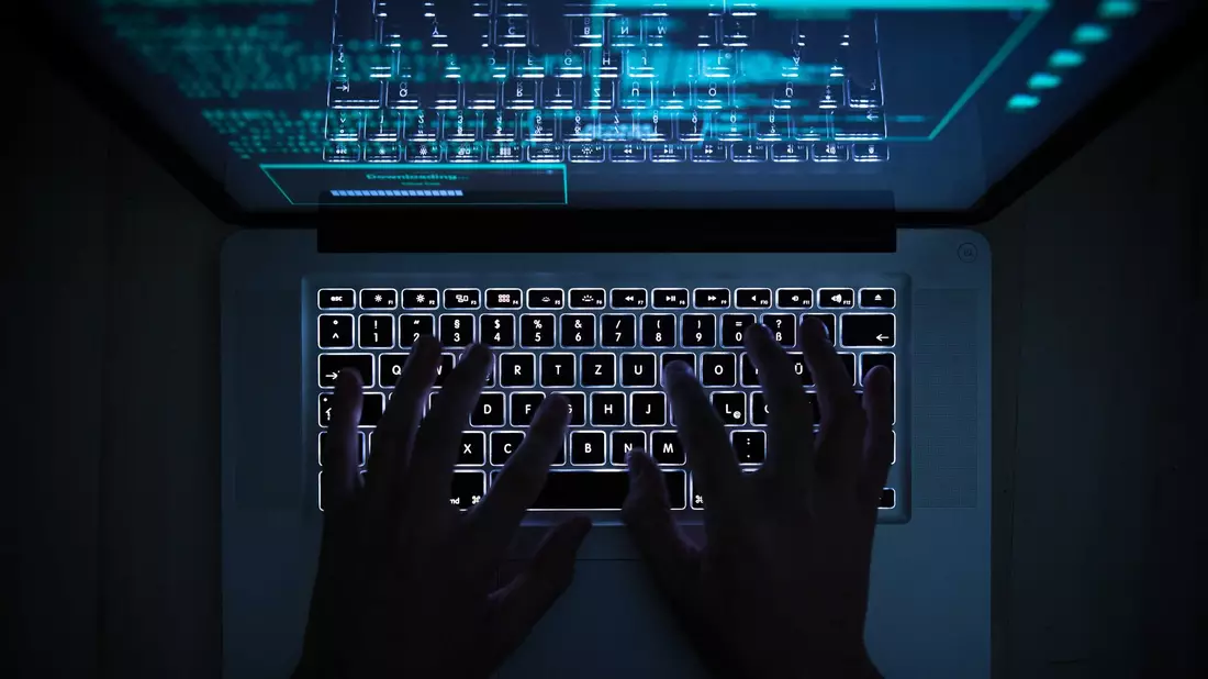 Das Bundesverfassungsgericht hat eine Klage gegen Befugnisse der Strafverfolgungsbehörden zur Online-Durchsuchung geprüft. (Symbolbild) - Bild: picture alliance / Silas Stein/dpa