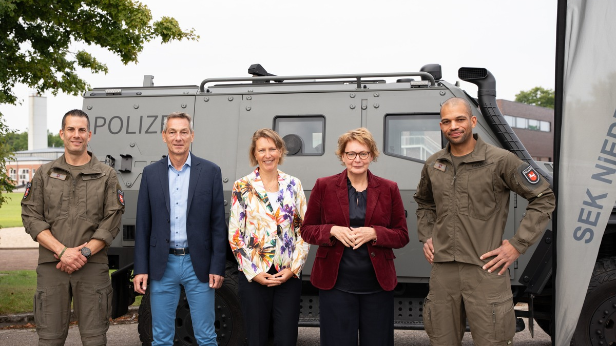 LKA-NI: 50 Jahre Spezialeinheiten in Niedersachsen: Ministerin Behrens besucht die Spezialeinheiten des LKA - Foto: presseportal.de
