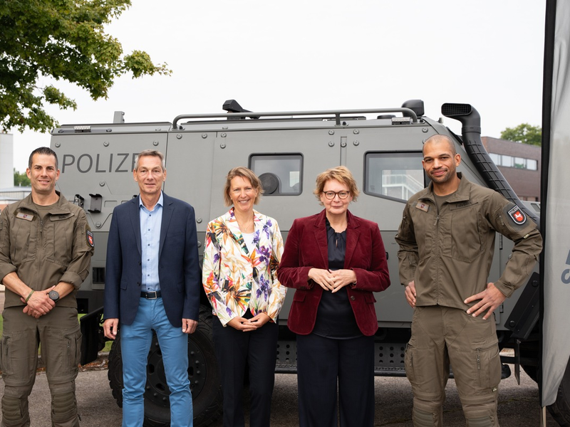 LKA-NI: 50 Jahre Spezialeinheiten in Niedersachsen: Ministerin Behrens besucht die Spezialeinheiten des LKA - Foto: presseportal.de