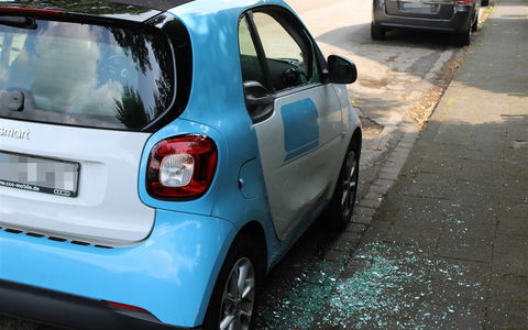 POL-RBK: Bergisch Gladbach - Unbekannte schlagen Fensterscheiben zweier Fahrzeuge im Bergisch Gladbacher Stadtgebiet ein - Foto: presseportal.de