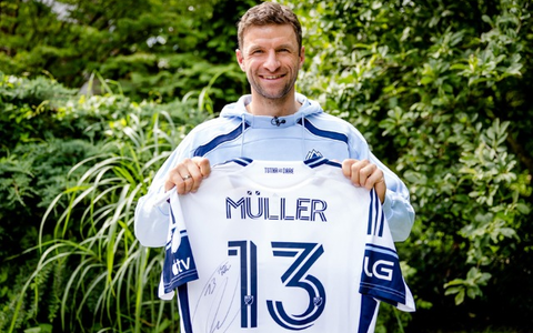 Thomas Müller: Exklusive Charity-Auktionen zu seinem Vancouver-Wechsel / Einmalige Sammlerstücke des Fußballstars bei United Charity - Foto: presseportal.de