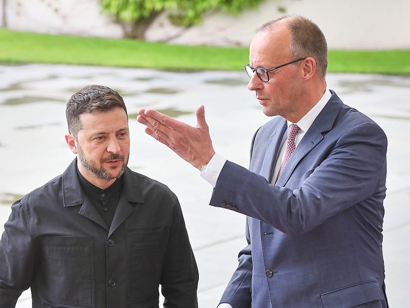 Wolodymyr Selenskyj und Friedrich Merz (Archiv) - Foto: über dts Nachrichtenagentur