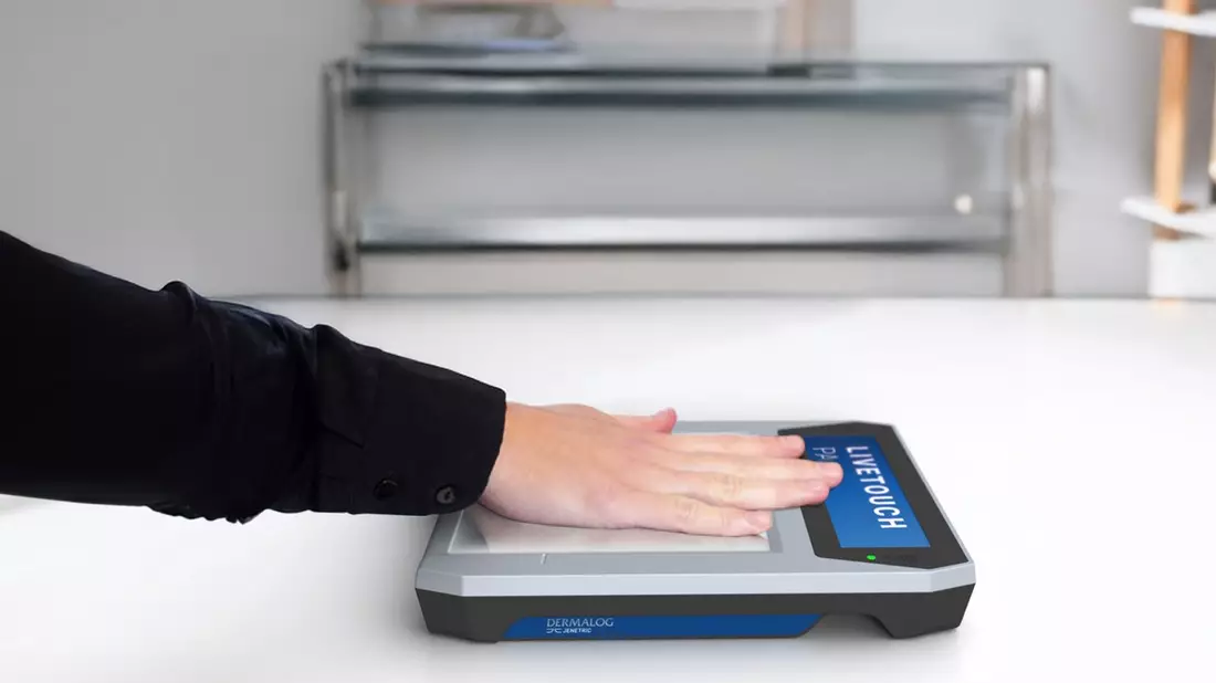 DERMALOG JENETRIC präsentiert mobilen Handflächen-Scanner LIVETOUCH PALM erstmals in den USA - Bild: presseportal.de
