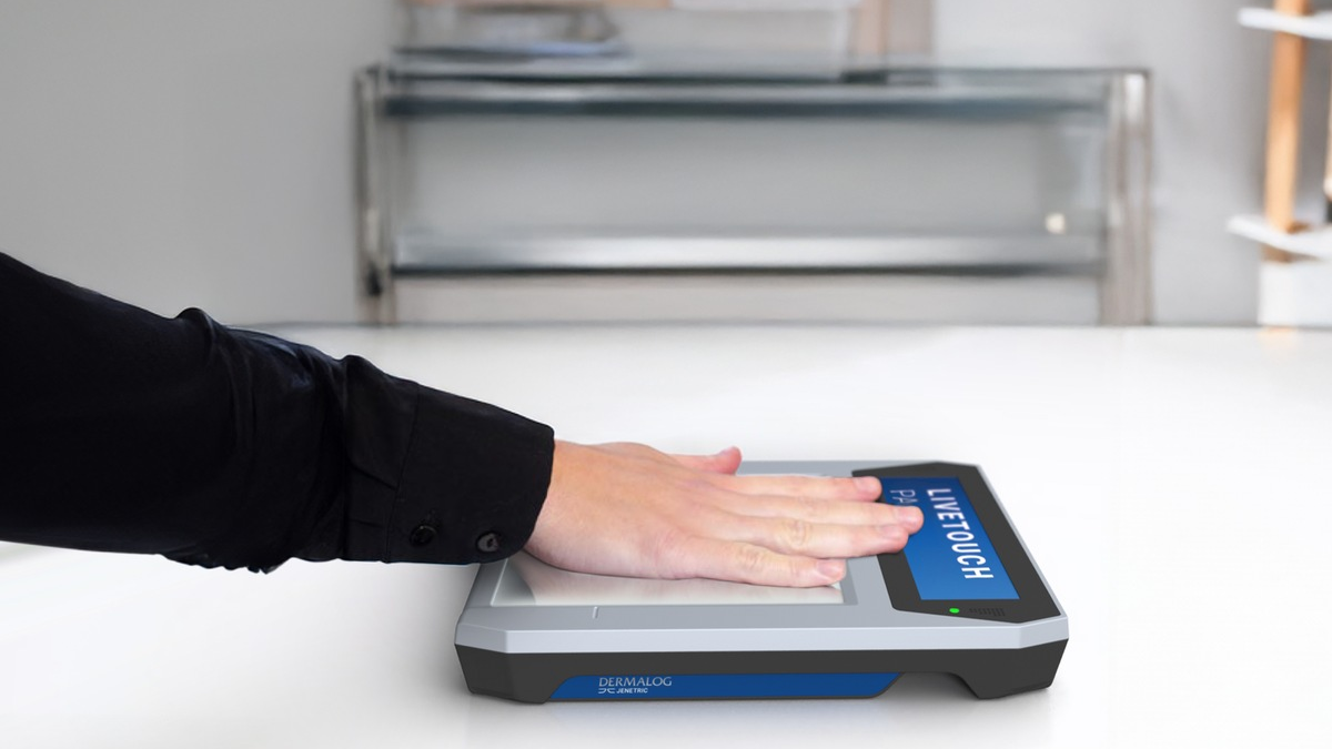 DERMALOG JENETRIC präsentiert mobilen Handflächen-Scanner LIVETOUCH PALM erstmals in den USA - Foto: presseportal.de