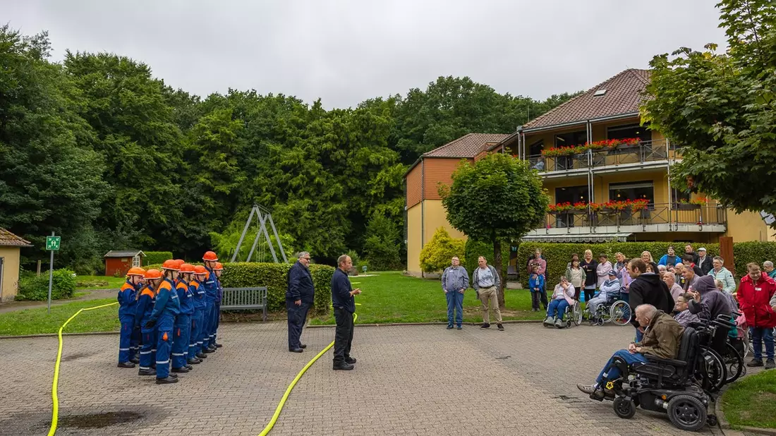 FW Kamen: Aktionstag JF Heeren-Werve/Rottum am Friedrich-Pröbsting-Haus - Bild: presseportal.de