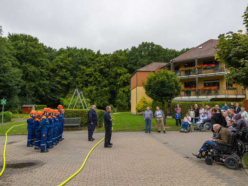 FW Kamen: Aktionstag JF Heeren-Werve/Rottum am Friedrich-Pröbsting-Haus - Foto: presseportal.de