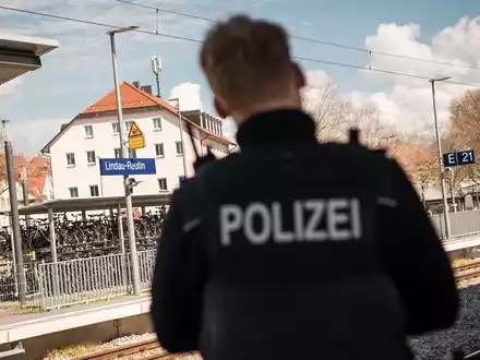 Bundespolizeidirektion München: Beschuldigter auf den zweiten Blick/ Bundespolizei ermittelt wegen gewerbs- und bandenmäßigen Einschleusens - Foto: presseportal.de