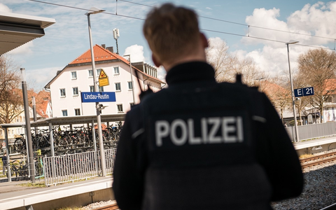 Bundespolizeidirektion München: Beschuldigter auf den zweiten Blick/ Bundespolizei ermittelt wegen gewerbs- und bandenmäßigen Einschleusens - Foto: presseportal.de
