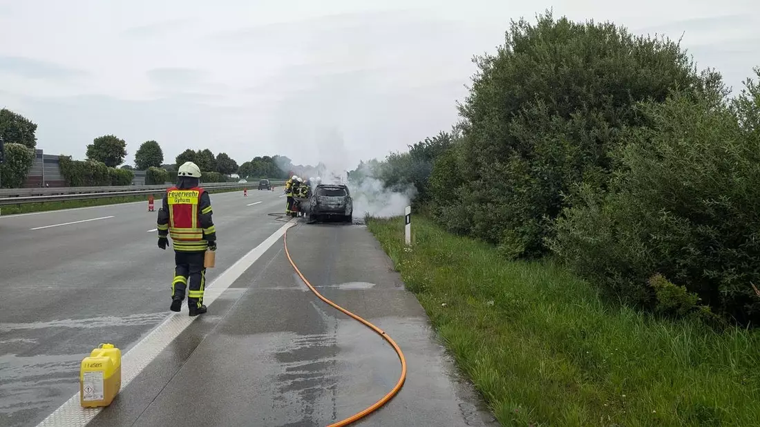 FW-ROW: Rauchmelder, Brände, Türöffnungen und Unfälle - Ehrenamtliche Feuerwehrkräfte in der Samtgemeinde Zeven im Dauereinsatz - Bild: presseportal.de