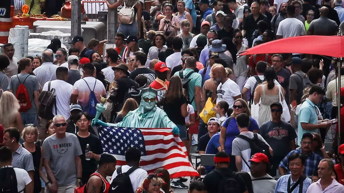 Für die Volkszählung in den USA ist es eigentlich unerheblich, ob die erfassten Personen US-Staatsbürger sind oder welchen Aufenthaltsstatus sie haben. (Archivbild) - Bild: Bebeto Matthews/AP/dpa