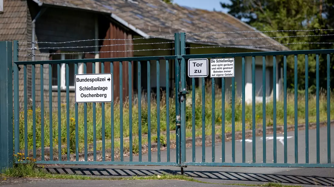 In der Schießanlage sollen mutmaßliche Mitglieder einer «Reichsbürger»-Gruppe trainiert haben.  - Bild: ---/dpa