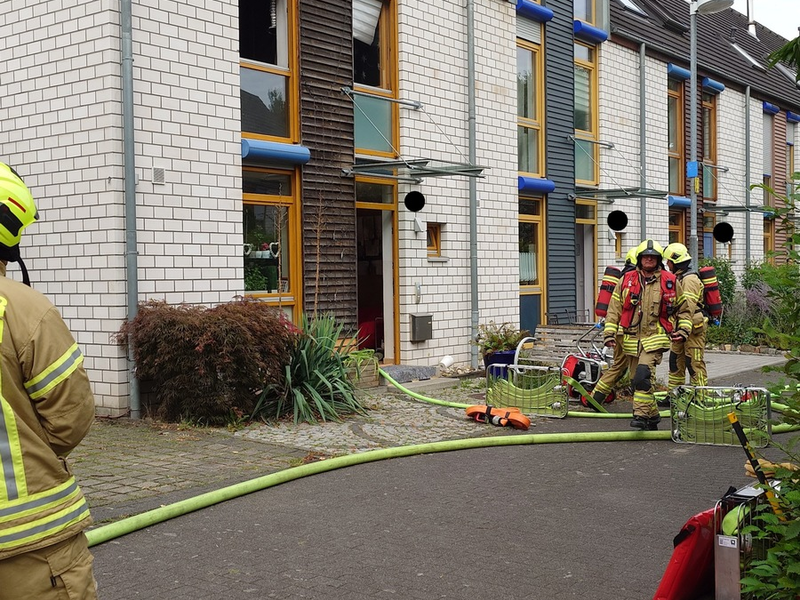 FW Ratingen: Zimmerbrand in Ratingen-Süd: Schneller Einsatz der Feuerwehr verhindert Schlimmeres - Foto: presseportal.de