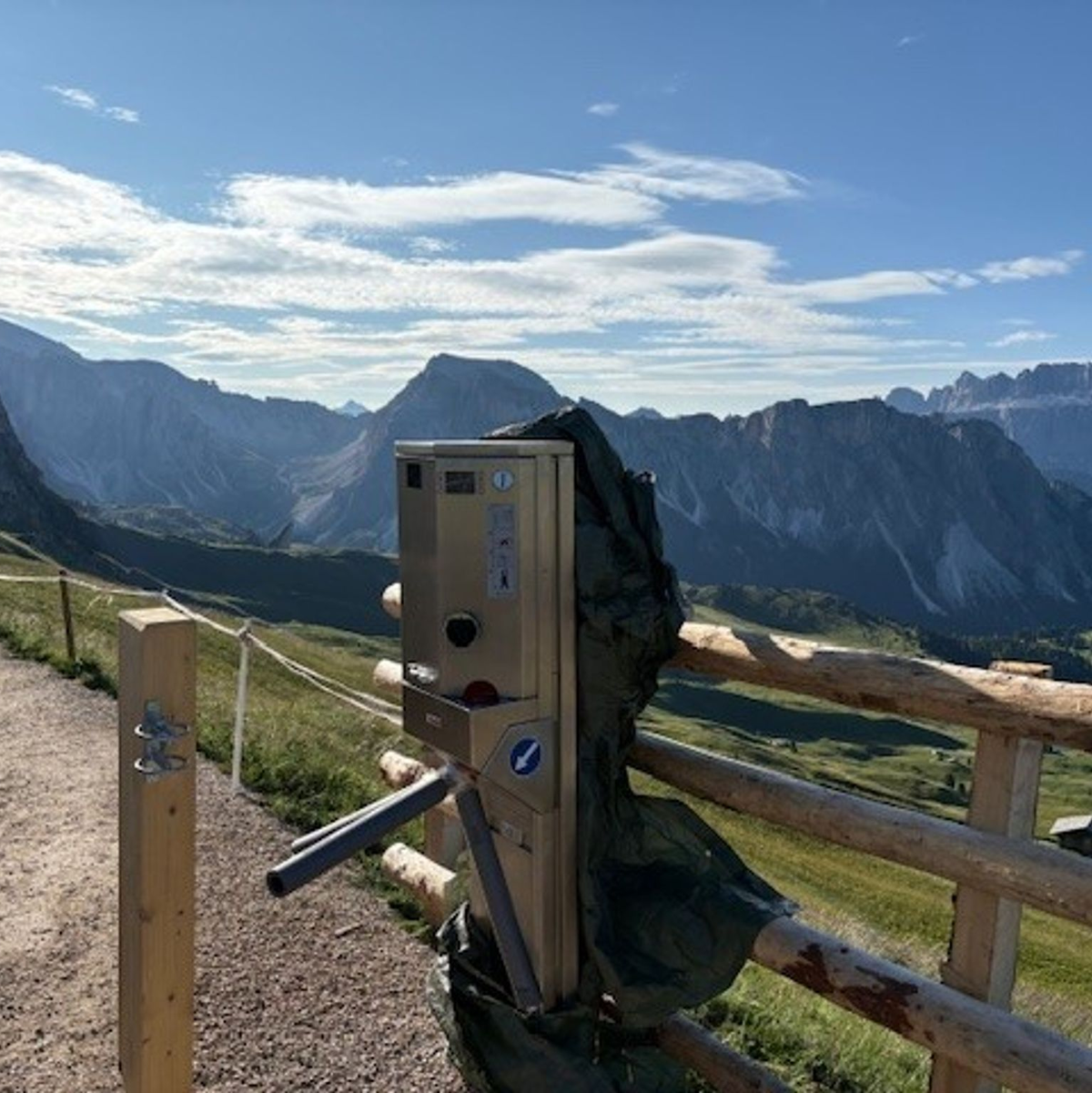 5-Euro-Maut für Influencer?  - Foto: Carlo Alberto Zanella/Cai/dpa