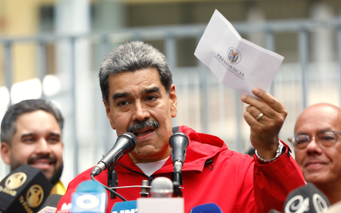 Die USA bieten 50 Millionen Dollar für Infos für eine Festnahme Maduros.  - Foto: Cristian Hernandez/AP/dpa