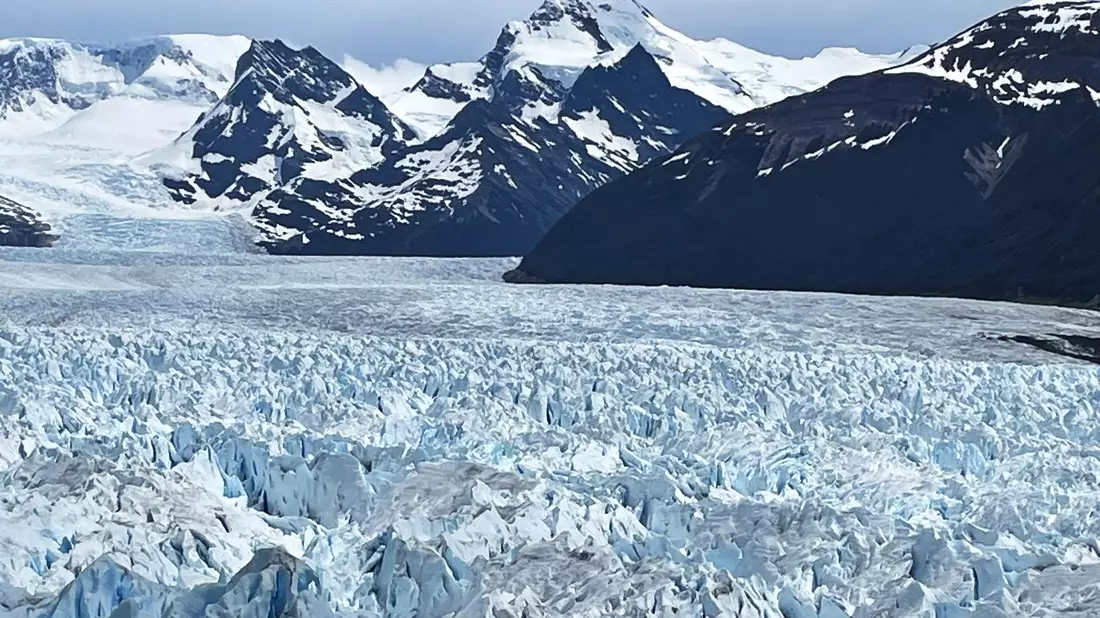Zuletzt wurde die Eisschicht pro Jahr rund fünf Meter dünner. - Bild: Danis Düttmann/dpa