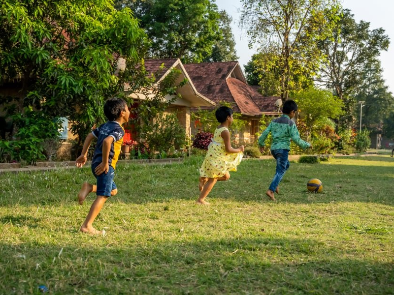Gemeinsam stark: SOS-Kinderdörfer weltweit erhalten eine Million Euro aus Omaze-Kampagne - Foto: presseportal.de