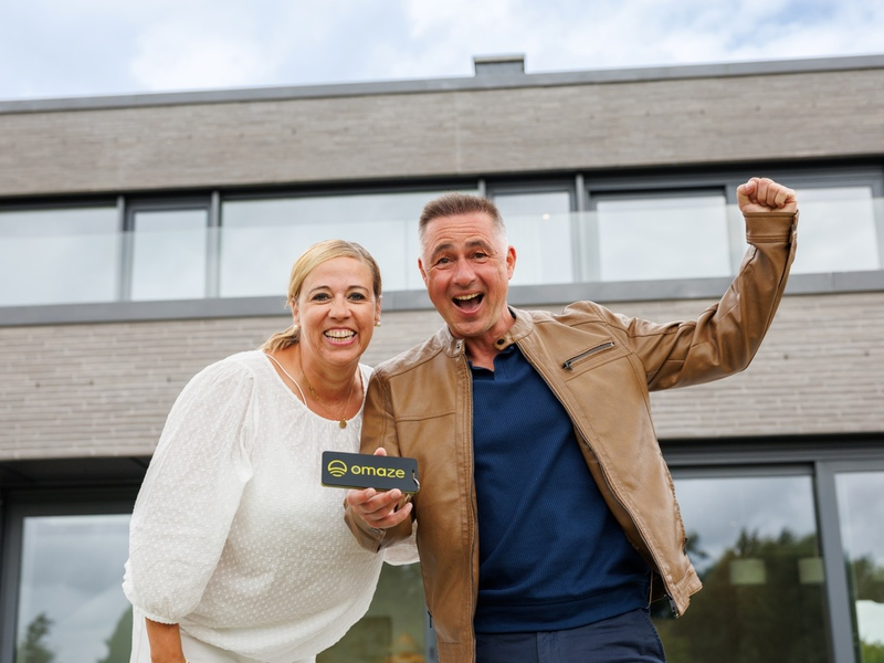 Lehrer gewinnt 2.5 Mio. Euro Luxusvilla von Omaze während er mit seiner Familie im Urlaub ist - Foto: presseportal.de