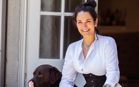 Ramona Portugalov: Vom Berliner Sofa bis zur europaweiten Academy mit einer radikal nahbaren Interior-Philosophie - Foto: presseportal.de