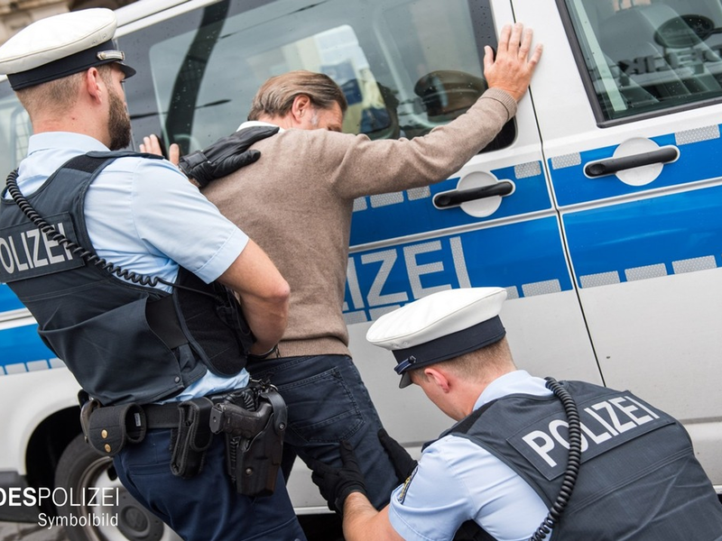 Bundespolizeidirektion München: Ein Lächeln reichte 36-Jähriger fühlte sich provoziert - Foto: presseportal.de