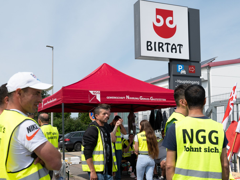 Beim Dönerspießhersteller Birtat gibt es einen Tarifabschluss. (Archivbild) - Foto: Markus Lenhardt/dpa