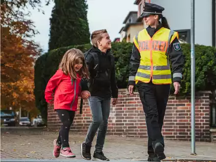 LPD-EF: Thüringer Polizei intensiviert Maßnahmen zur Überwachung der Schulwege zum Schulstart - Foto: presseportal.de