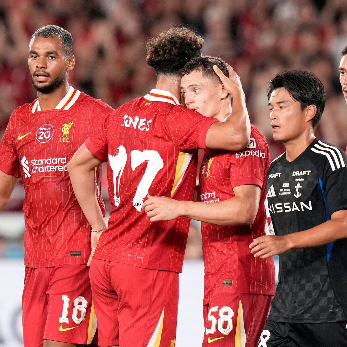 Beim Freundschaftsspiel in Japan gegen Yokohama F. Marinos erzielte Florian Wirtz sein erstes Tor für Liverpool. - Foto: Eugene Hoshiko/AP/dpa