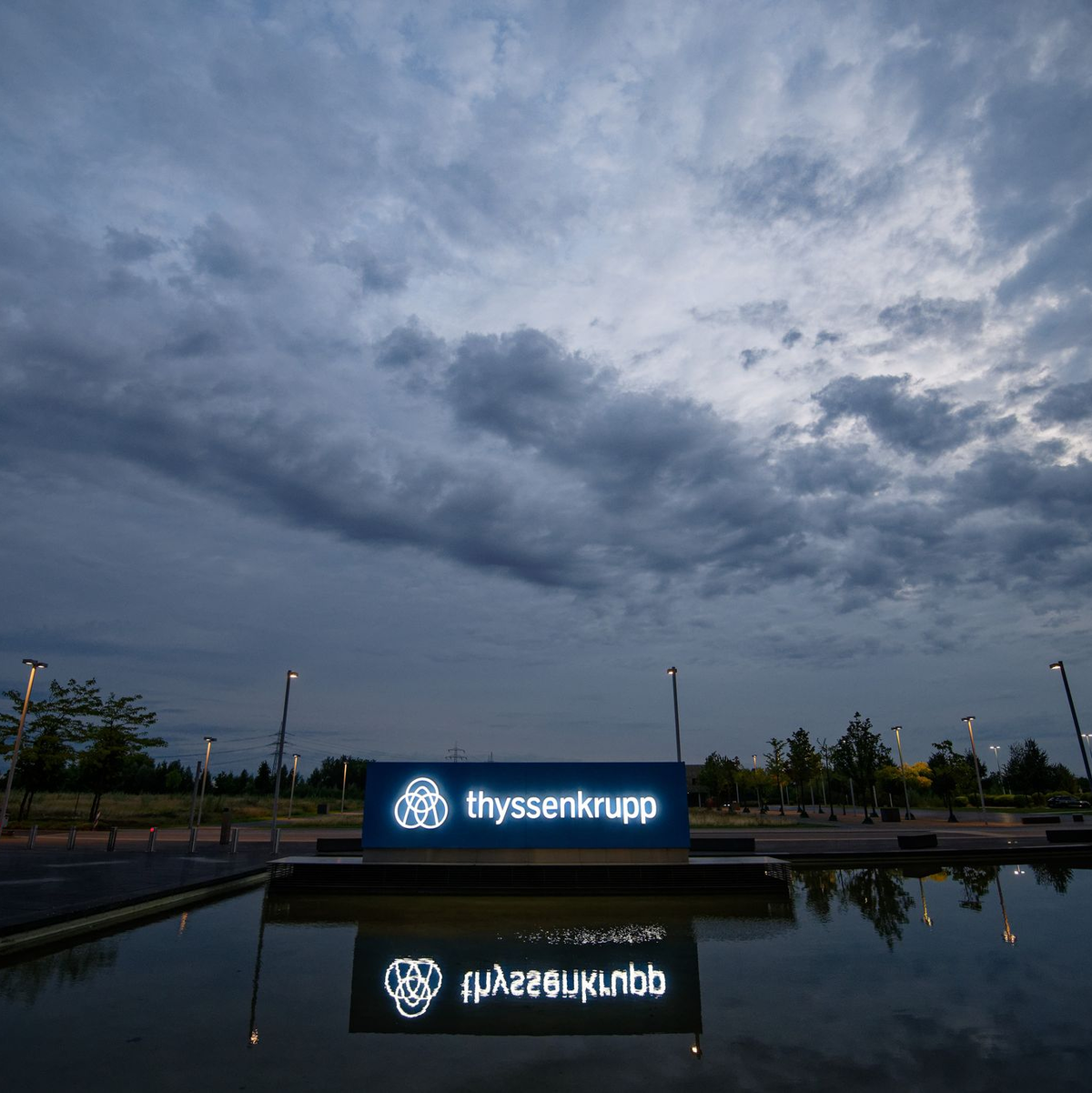 Thyssenkrupp plant in den kommenden Jahren einen grundlegenden Konzernumbau, bei dem auch die anderen vier Sparten eigenständig und für eine Beteiligung Dritter geöffnet werden sollen. - Foto: Henning Kaiser/dpa