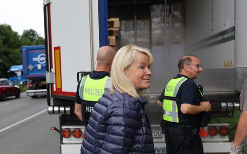 POL-RE: Schwergewichte im Blick - Polizei kontrolliert LKW und Busse - Foto: presseportal.de