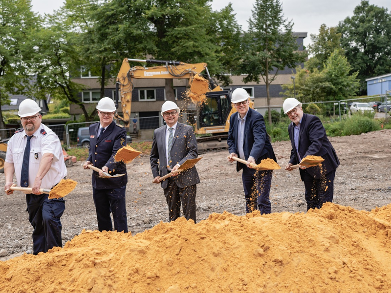 FW-E: Neubau der Feuerwache Werden/Heidhausen startet mit symbolischem Spatenstich - Foto: presseportal.de