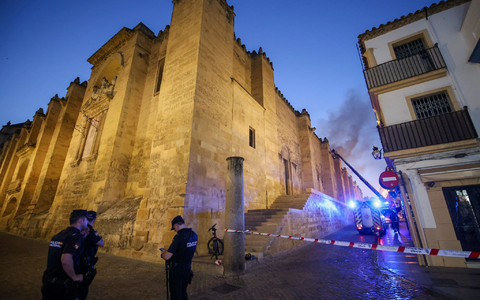 In der berühmten Kathedrale von Córdoba ist am Abend ein Feuer ausgebrochen.  - Foto: Madero Cubero/EUROPA PRESS/dpa