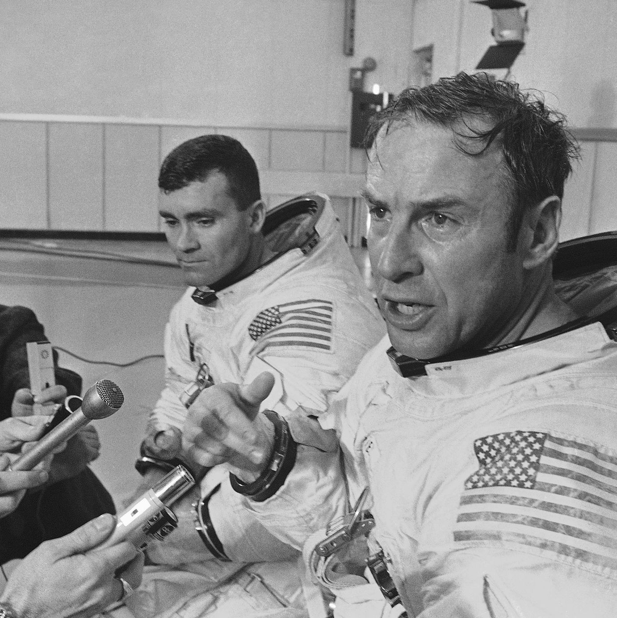 Lovell war Kopf der Crew des Fluges von Apollo 13, der 1970 nach einem technischen Defekt beinahe in einer Katastrophe endete. (Archivbild) - Foto: Anonymous/AP/dpa