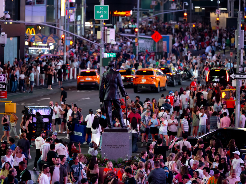 Im nächtlichen Treiben des Times Square wurden drei Menschen durch Schüsse verletzt. (Symbolbild) - Foto: Sven Hoppe/dpa