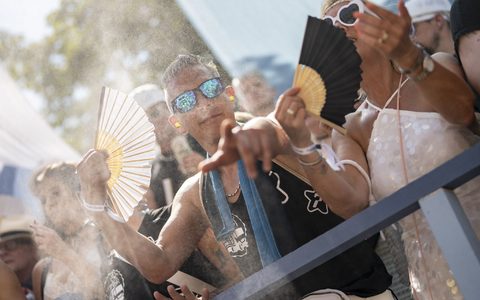 Der Zürichsee bot Abkühlung. - Foto: Til Buergy/KEYSTONE/dpa