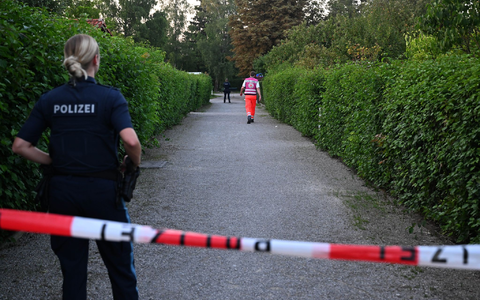 Die Teilnehmer der Feier in dem Schrebergarten hatten selbst die Rettungskräfte verständigt. - Foto: Felix Hörhager/dpa