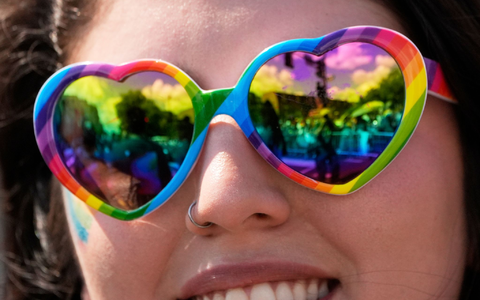 Sonne können vor UV-Strahlen schützen, die mit Krebs und anderen Erkrankungen in Verbindung stehen. (Archivbild) - Foto: Alex Brandon/AP/dpa