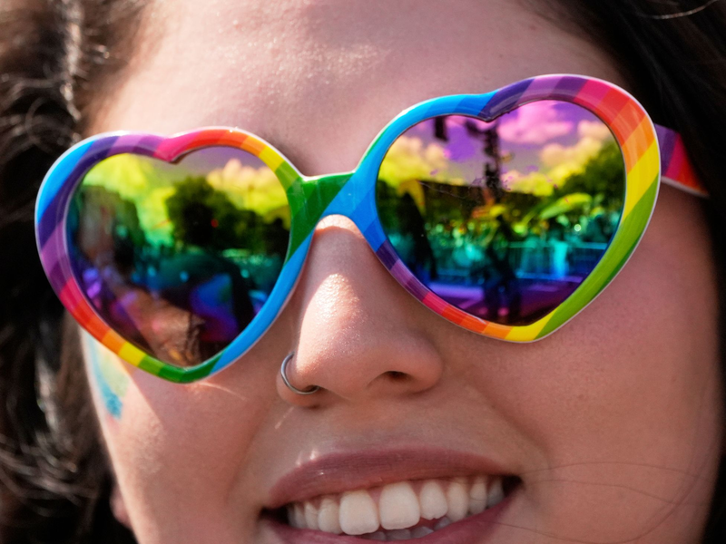 Sonne können vor UV-Strahlen schützen, die mit Krebs und anderen Erkrankungen in Verbindung stehen. (Archivbild) - Foto: Alex Brandon/AP/dpa