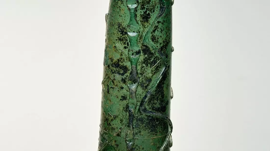 Auf dem vom Düsseldorfer Kunstpalast zur Verfügung gestellten undatierten Bild ist ein grüner Glas-Phallus aus dem 16. Jahrhundert zu sehen. Das Objekt ist Teil der Ausstellung «Sex Now» im NRW-Forum. - Bild: Kunstpalast Düsseldorf/dpa