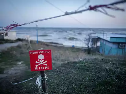 Behörden in der Region mahnen Badegäste wegen der Minengefahr, nur freigegebene Strände zu benutzen. (Archivbild) - Foto: Kay Nietfeld/dpa