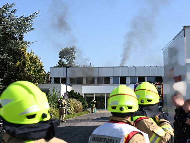 FW Pulheim: Brauweiler - Feuer in Bürogebäude - Foto: presseportal.de