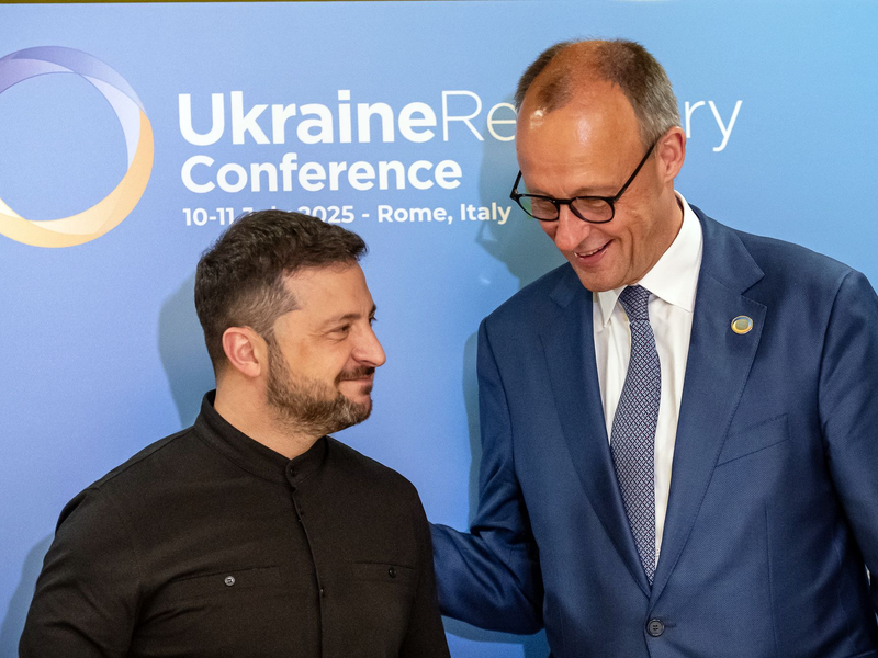 Selenskyj kommt für die Beratungen mit Kanzler Merz nach Berlin. (Archivbild) - Foto: Michael Kappeler/dpa