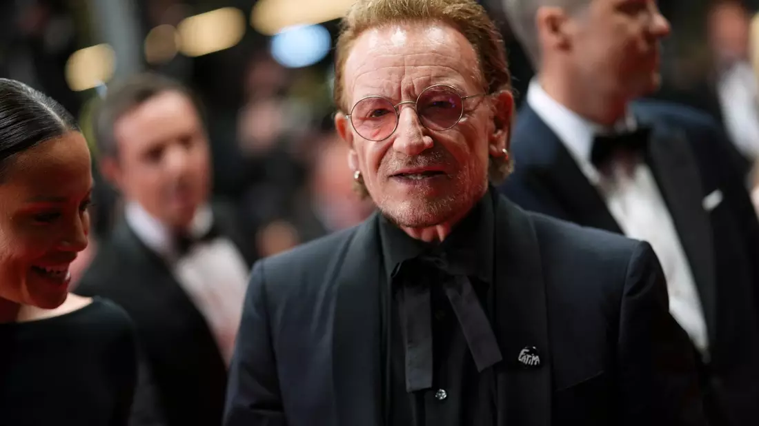 Bono engagiert sich seit Jahrzehnten politisch und humanitär. (Archivbild) - Bild: Lewis Joly/Invision/AP/dpa