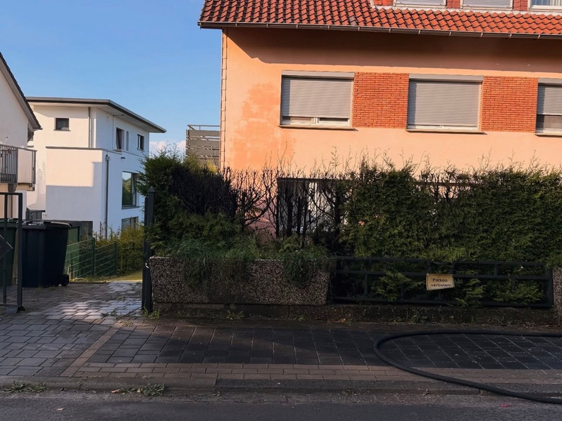 FW-DT: Heckenbrand in Hiddesen - Foto: presseportal.de