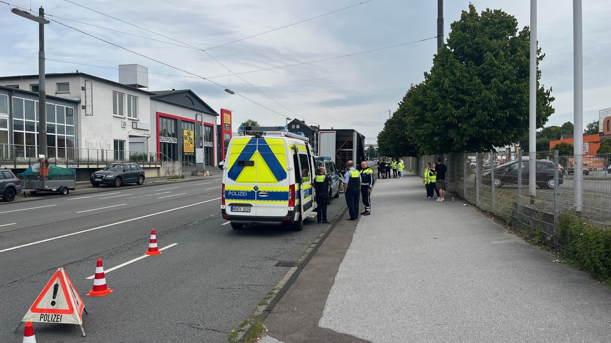 POL-EN: Schwelm: Landesweite Kontrollmaßnahmen zur Überwachung des gewerblichen Personen- und Güterverkehrs. - Foto: presseportal.de