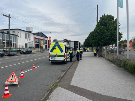 POL-EN: Schwelm: Landesweite Kontrollmaßnahmen zur Überwachung des gewerblichen Personen- und Güterverkehrs. - Foto: presseportal.de